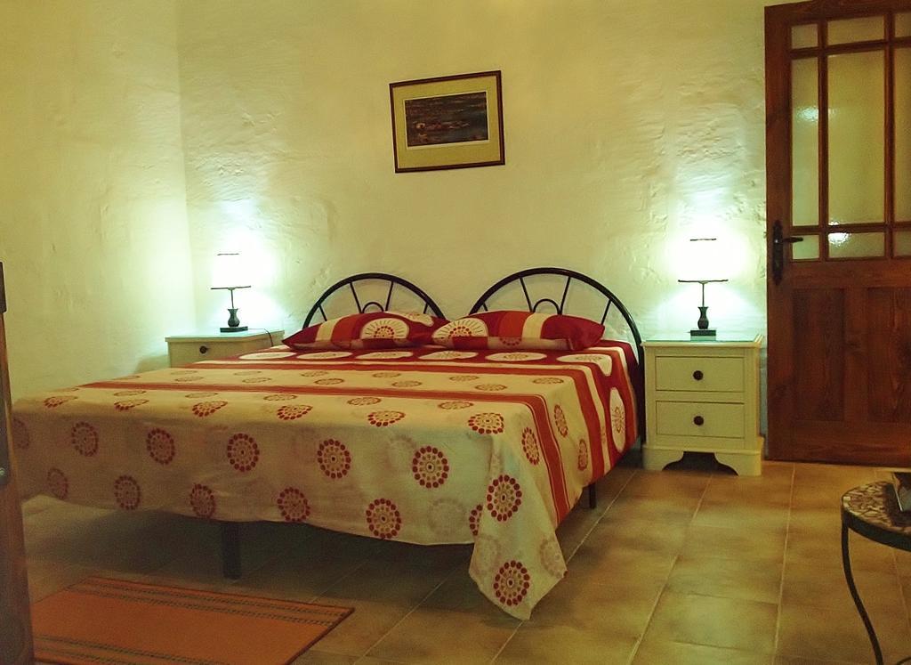 Anna Karistu Accommodation Kerċem Habitación foto