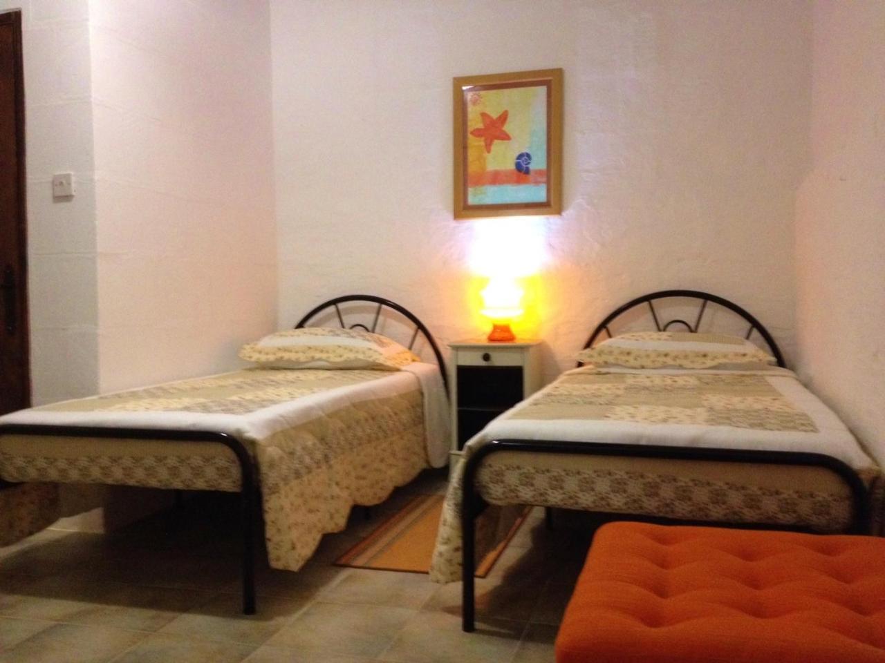 Anna Karistu Accommodation Kerċem Habitación foto